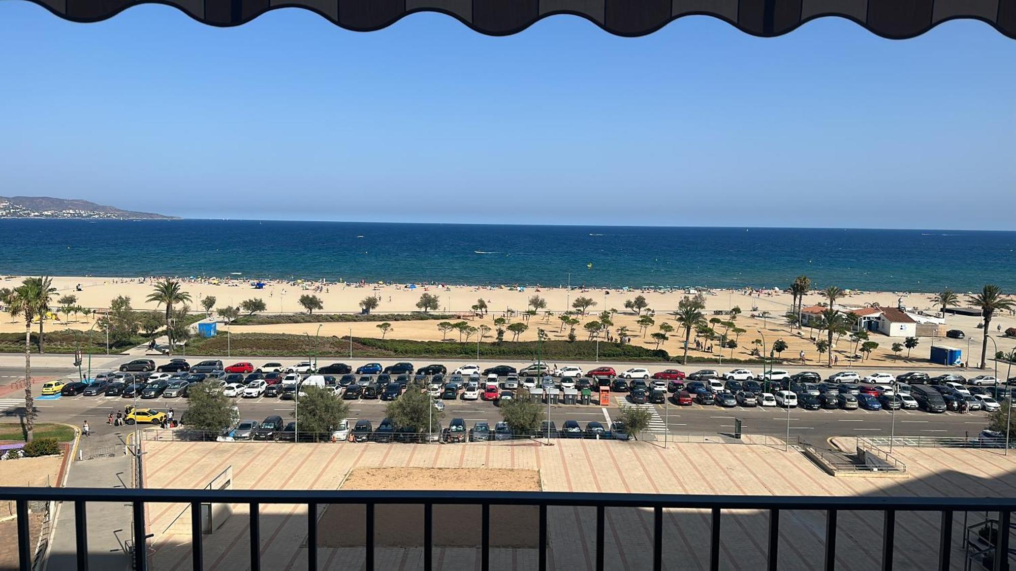 Vistas Frontales Al Mar Apartment Empuriabrava Exterior photo